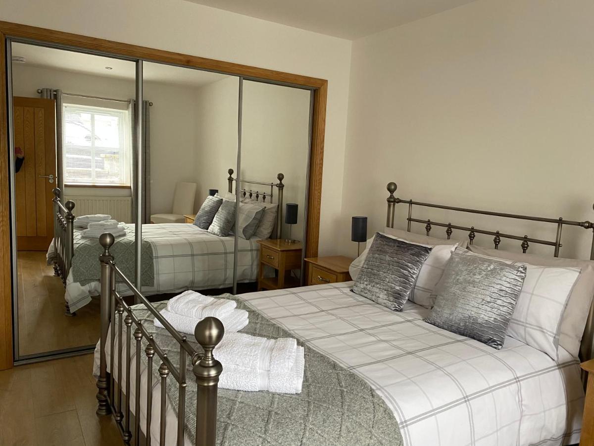 The Den Villa Stuartfield ภายนอก รูปภาพ